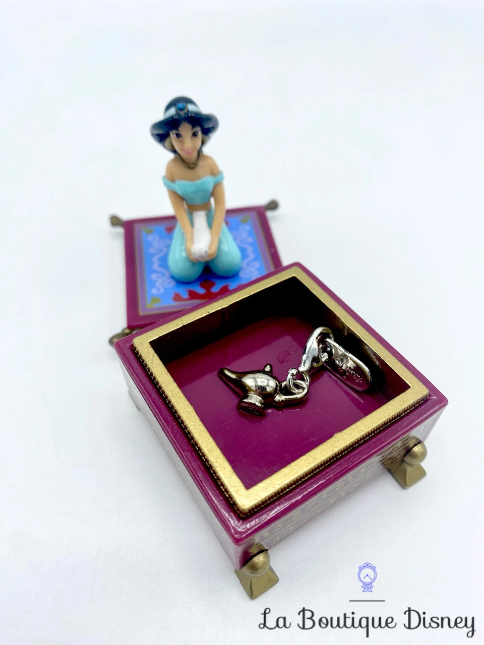Boite Bijoux Jasmine Aladdin Disney Vintage Pendentif Charm Tapis Volant 7 Cm 7 Boite Bijoux Jasmine Aladdin Disney Vintage Pendentif Charm Tapis Volant 7 Cm – Image 5