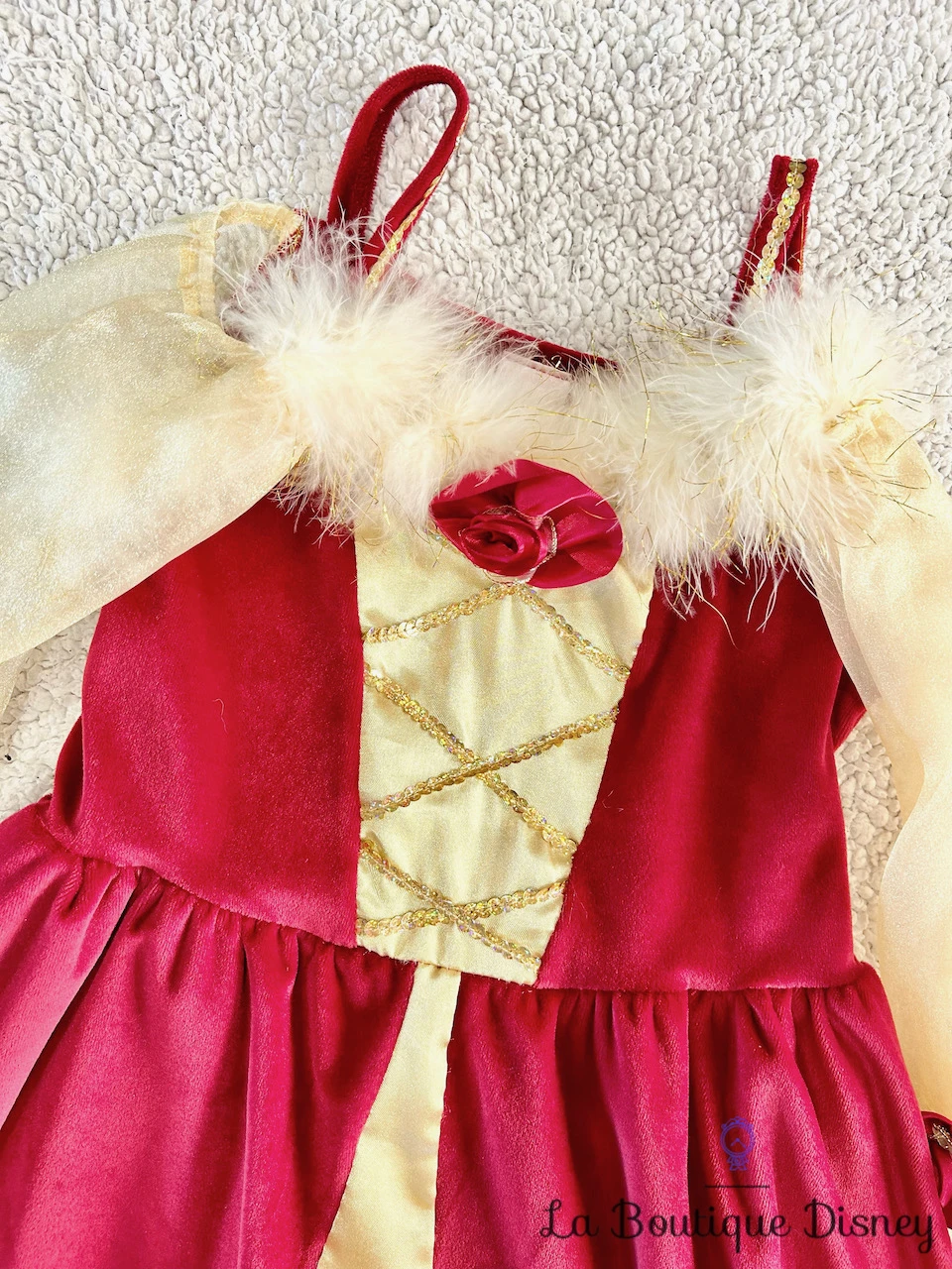 Déguisement Belle Rouge La Belle Et La Bête Disney Store Exclusive Taille 7/8 Ans Robe Velours Rouge Jaune 4 Déguisement Belle Rouge La Belle Et La Bête Disney Store Exclusive Taille 7/8 Ans Robe Velours Rouge Jaune – Image 2
