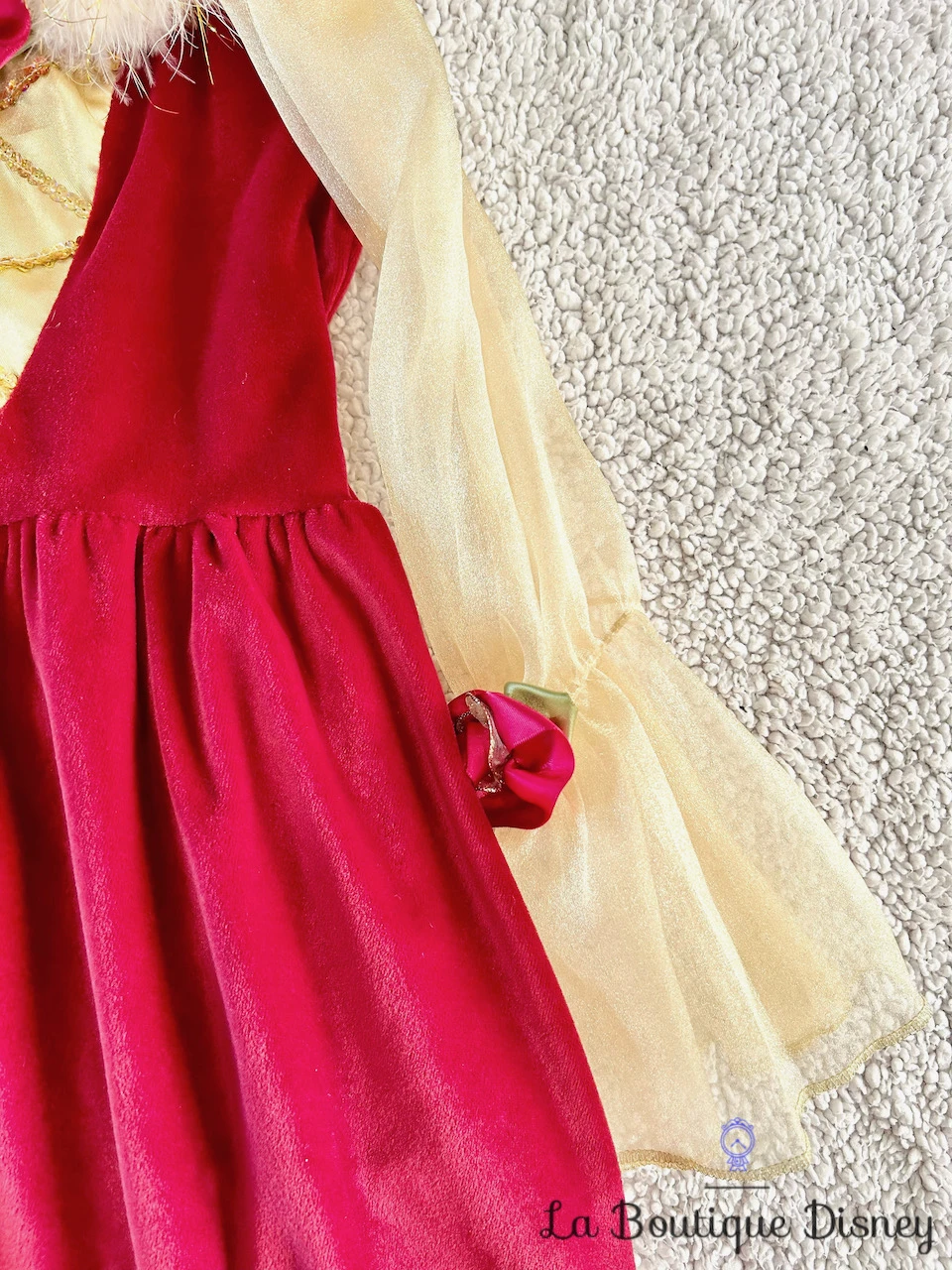 Déguisement Belle Rouge La Belle Et La Bête Disney Store Exclusive Taille 7/8 Ans Robe Velours Rouge Jaune 5 Déguisement Belle Rouge La Belle Et La Bête Disney Store Exclusive Taille 7/8 Ans Robe Velours Rouge Jaune – Image 3