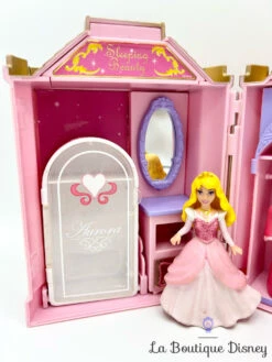 Figurine Fashion Polly Pocket Château Aurore La Belle Au Bois Dormant Disney Store Sleeping Beauty Castle Play Set Mini Princesse 14 Figurine Fashion Polly Pocket Château Aurore La Belle Au Bois Dormant Disney Store Sleeping Beauty Castle Play Set Mini Princesse -Disney jouet coffret fashion polly pocket aurore la belle au bois dormant disney store sleeping beauty castle play set maison rose 8 5
