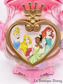 Jouet Dinette Princesses Théière Disney Store Plastique Rose 13 Jouet Dinette Princesses Théière Disney Store Plastique Rose -Disney jouet dinette theiere princesses disney store rose plastique 4
