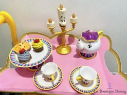 Jouet Chariot à Thé Chantant Be Our Guest La Belle Et La Bête Disney Store Lumière Samovar Dinette -Disney jouet service a the chariot la belle et la bete disney store tasses lumiere gateaux plastique 9