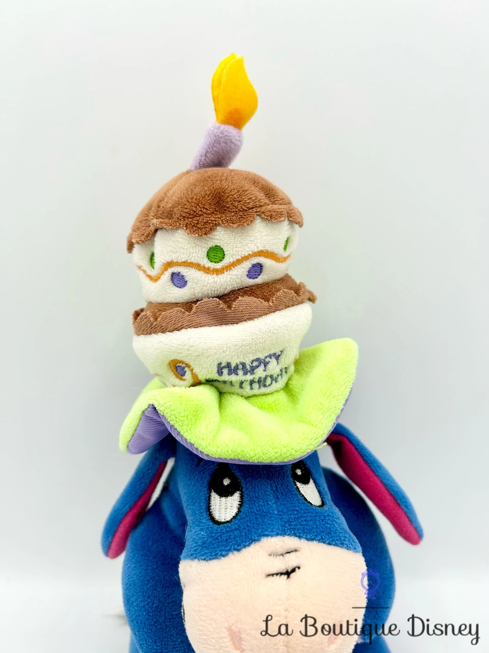 Peluche Bourriquet Happy Birthday Disney Store Birthday Eeyore Winnie L'ourson Collection Anniversaire 4 Peluche Bourriquet Happy Birthday Disney Store Birthday Eeyore Winnie L'ourson Collection Anniversaire – Image 2