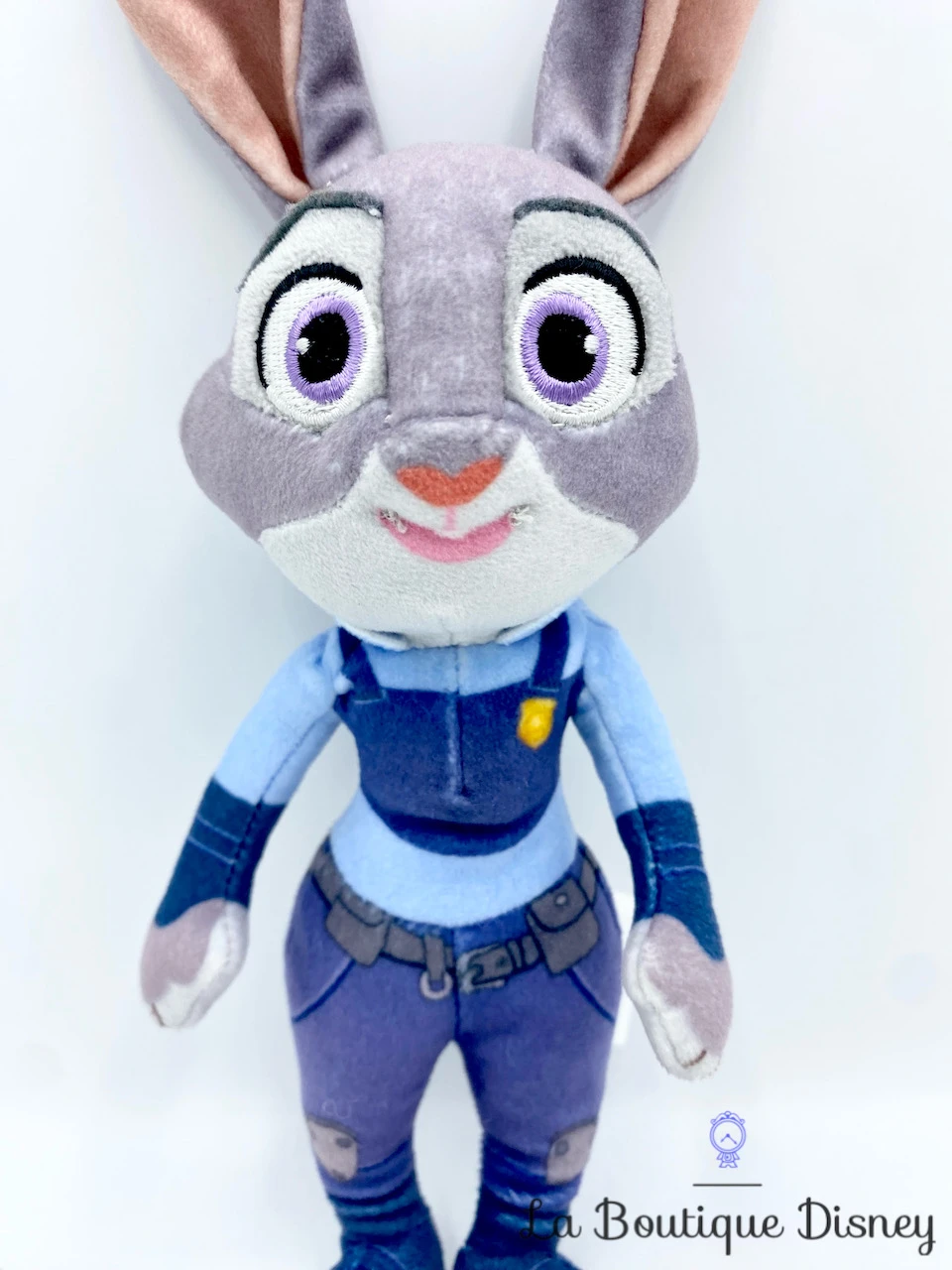 Peluche Judy Hopps Zootopie Disney GrandiGiochi Lapin Gris Police 27 Cm 4 Peluche Judy Hopps Zootopie Disney GrandiGiochi Lapin Gris Police 27 Cm – Image 2