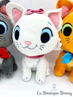 Peluches Les Aristochats Marie Berlioz Toulouse Disney Store Chats 22 Cm 10 Peluches Les Aristochats Marie Berlioz Toulouse Disney Store Chats 22 Cm -Disney peluche marie berlioz toulouse les aristochats disney store 3 chatons 0