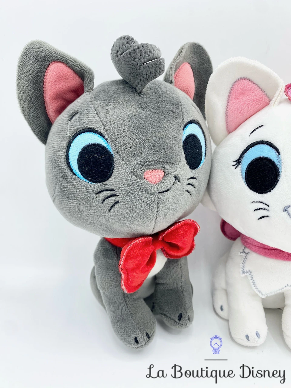 Peluches Les Aristochats Marie Berlioz Toulouse Disney Store Chats 22 Cm 4 Peluches Les Aristochats Marie Berlioz Toulouse Disney Store Chats 22 Cm – Image 2