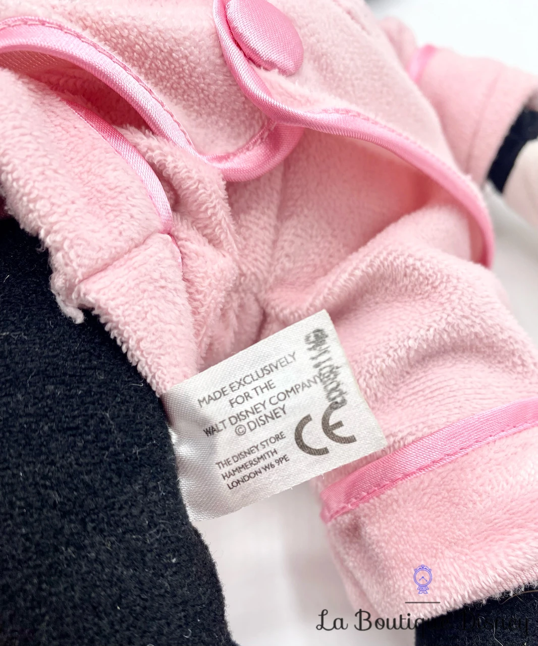 Peluche Minnie Mouse Pyjama Disney Store Exclusive Rose Bonnet Nuit 42 Cm 8 Peluche Minnie Mouse Pyjama Disney Store Exclusive Rose Bonnet Nuit 42 Cm – Image 6