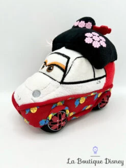 Peluche Okuni Cars 2 Disney Store Voiture Japon Geisha Rouge -Disney peluche okuni geisha cars 2 disney store voiture japon rouge 3 1