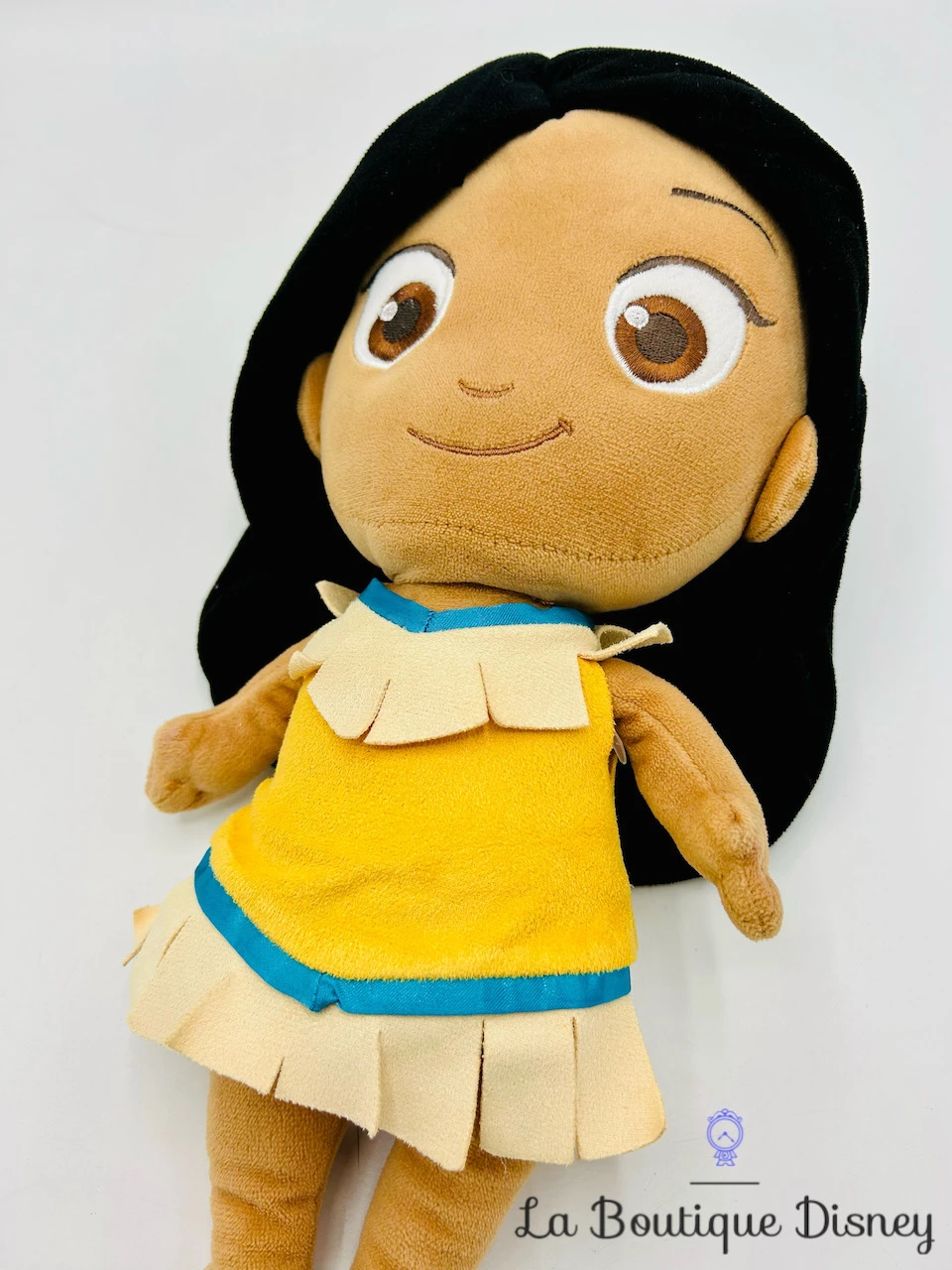 Peluche Pocahontas Disney Store 2015 Princesse Indienne Petite Fille Enfant 32 Cm 4 Peluche Pocahontas Disney Store 2015 Princesse Indienne Petite Fille Enfant 32 Cm – Image 2