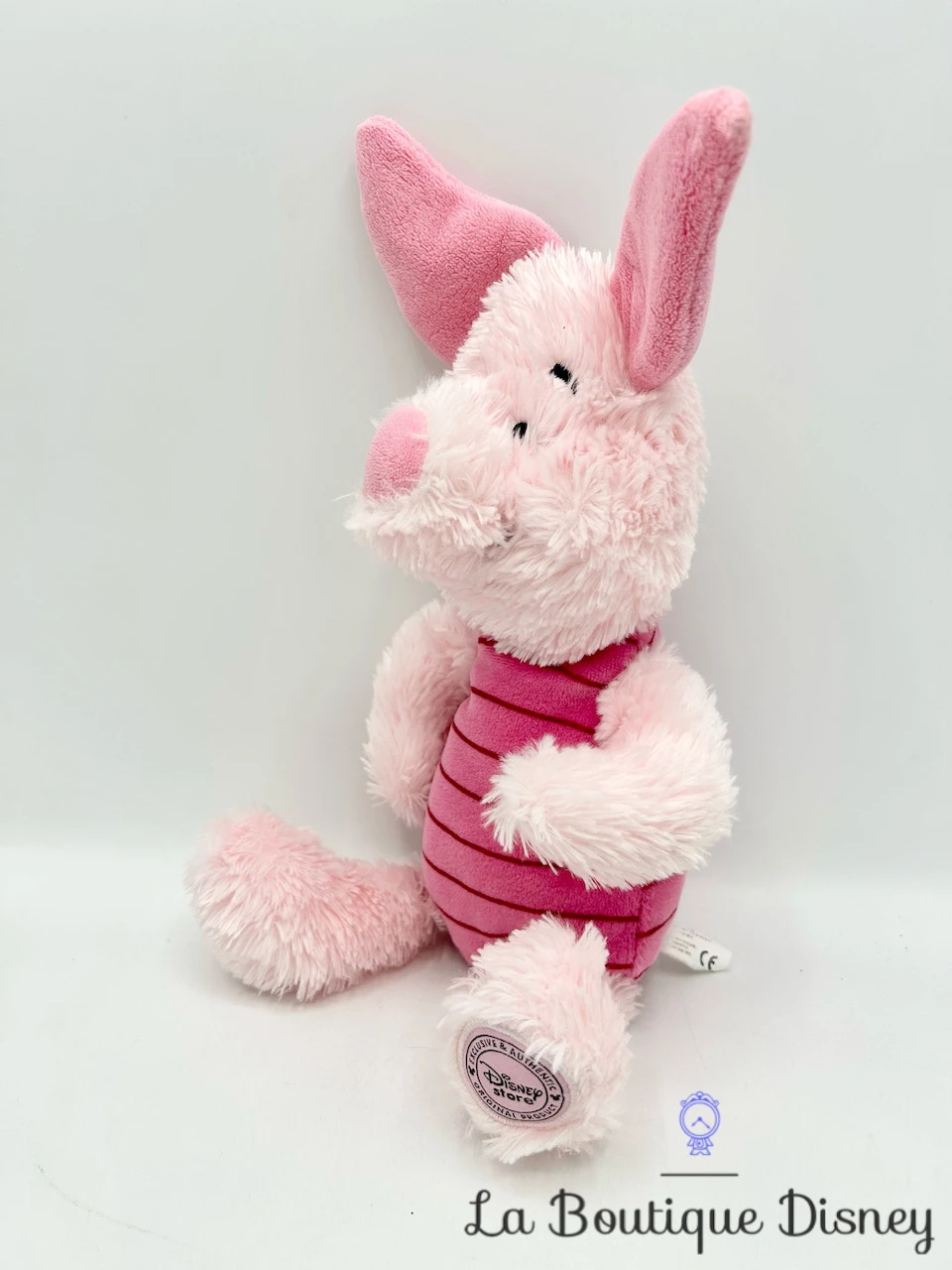 Peluche Porcinet Disney Store Cochon Rose Winnie L'ourson écusson 28 Cm 3 Peluche Porcinet Disney Store Cochon Rose Winnie L'ourson écusson 28 Cm