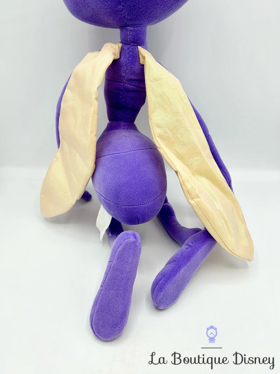 Peluche Princesse Atta 1001 Pattes XXL Disney Store Insecte Fourmi Violet Articulé 58 Cm 7 Peluche Princesse Atta 1001 Pattes XXL Disney Store Insecte Fourmi Violet Articulé 58 Cm – Image 5