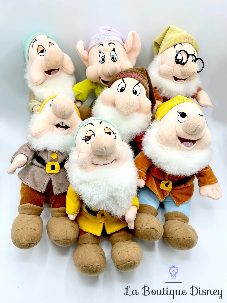 Peluche 7 Nains Blanche Neige Et Les Sept Nains Disney 34 Cm 3 Peluche 7 Nains Blanche Neige Et Les Sept Nains Disney 34 Cm