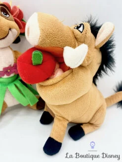 Peluches Timon Pumbaa Luau Le Roi Lion Disney Store 2015 Suricate Phacochère Marron 22 Cm 10 Peluches Timon Pumbaa Luau Le Roi Lion Disney Store 2015 Suricate Phacochère Marron 22 Cm -Disney peluches timon pumbaa feuilles fruit vahine disney store le roi lion phacochere 3