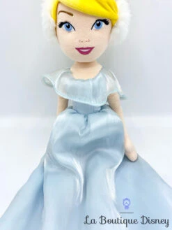 Poupée Chiffon Cendrillon Hiver Disney Store Peluche Princesse Cache Oreilles 53 Cm -Disney poupee chiffon cendrillon hiver disney store princesse cache oreilles fourrure 5