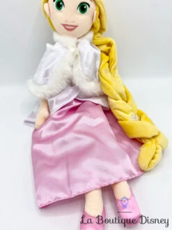 Poupée Chiffon Raiponce Hiver Disney Store Peluche Princesse Robe Rose Cape Blanche 50 Cm -Disney poupee chiffon raiponce hiver disney store peluche princesse manteau cape 2