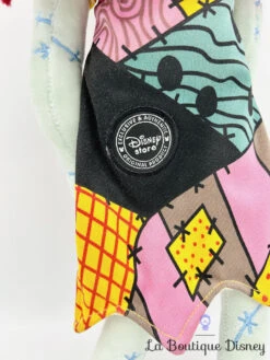 Poupée Chiffon Sally Disney Store Peluche L'étrange Noël De Mr Jack 50 Cm 9 Poupée Chiffon Sally Disney Store Peluche L'étrange Noël De Mr Jack 50 Cm -Disney poupee chiffon sally disney store etrange noel mr jack ecusson peluche 6