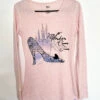 Sweat Shirt Cendrillon Wishes Come True Disney Store Taille XS Rose Chaussure 2 Sweat Shirt Cendrillon Wishes Come True Disney Store Taille XS Rose Chaussure -Disney sweat haut cendrillon wishes come true chaussure chateau rose disney store 2