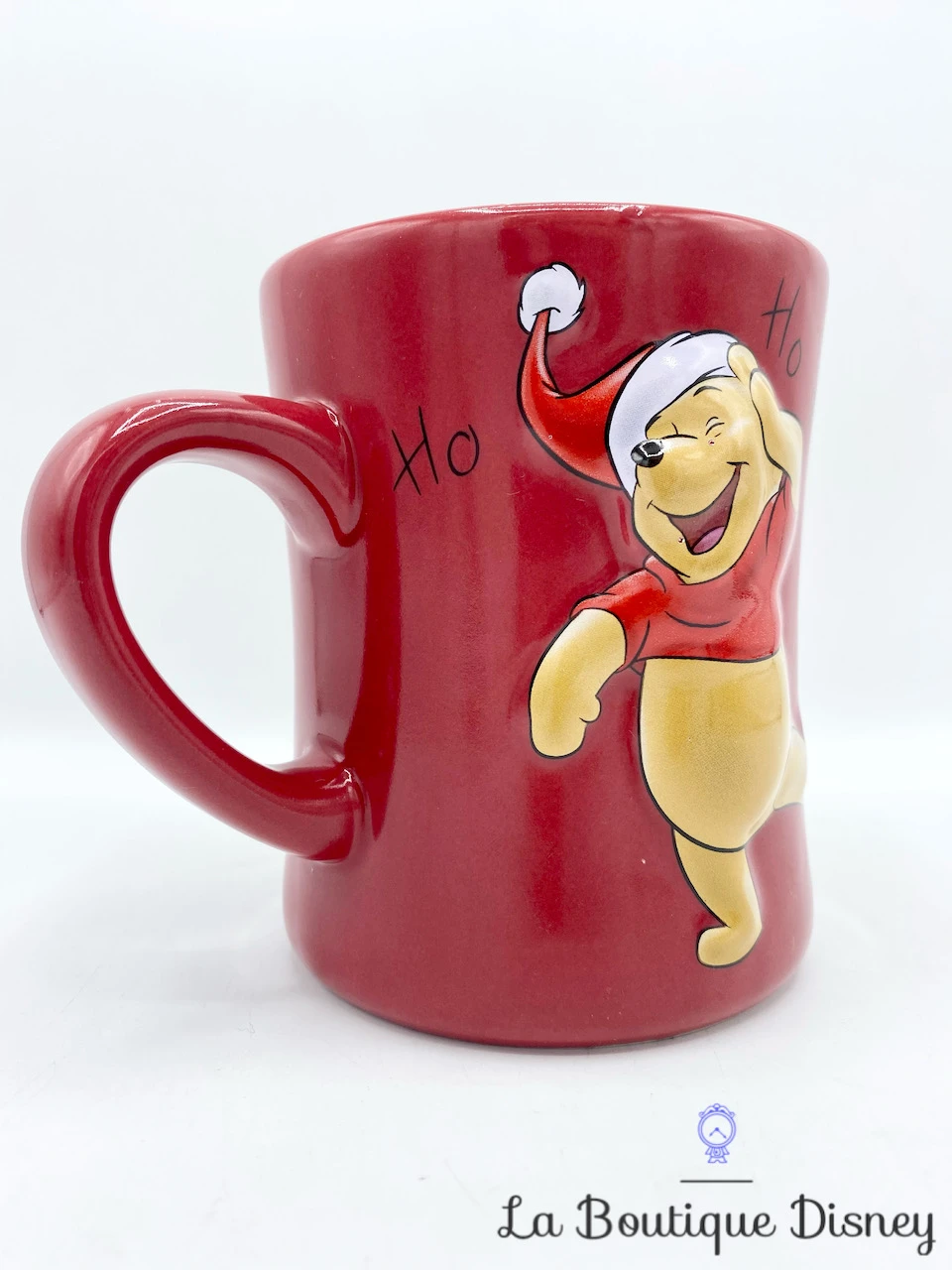 Tasse Winnie L'Ourson Disney Store Exclusive Mug Noël Rouge Ho Ho Relief 3D 6 Tasse Winnie L'Ourson Disney Store Exclusive Mug Noël Rouge Ho Ho Relief 3D – Image 4
